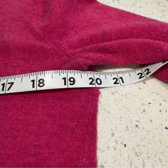 J.Crew Raspberry Pink Crewneck Sweater Size Large Classic Lightweight Knit - Picture 4 of 9